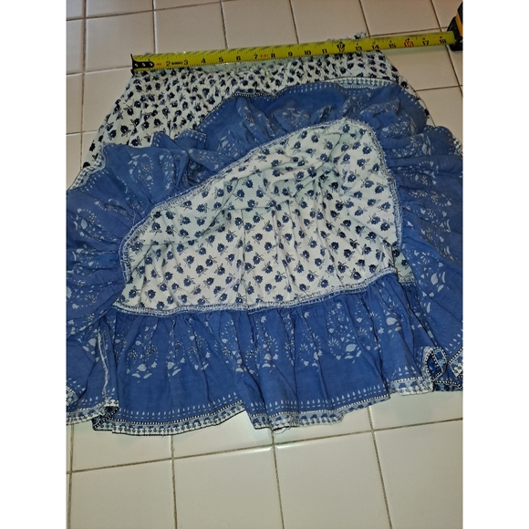 Planet Gold blue white ruffle skirt size medium floral knee length - Picture 8 of 8